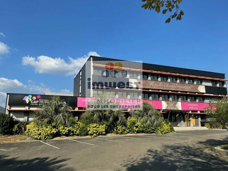 Office in Rennes for lease - Building Photo - Image 3 of 20