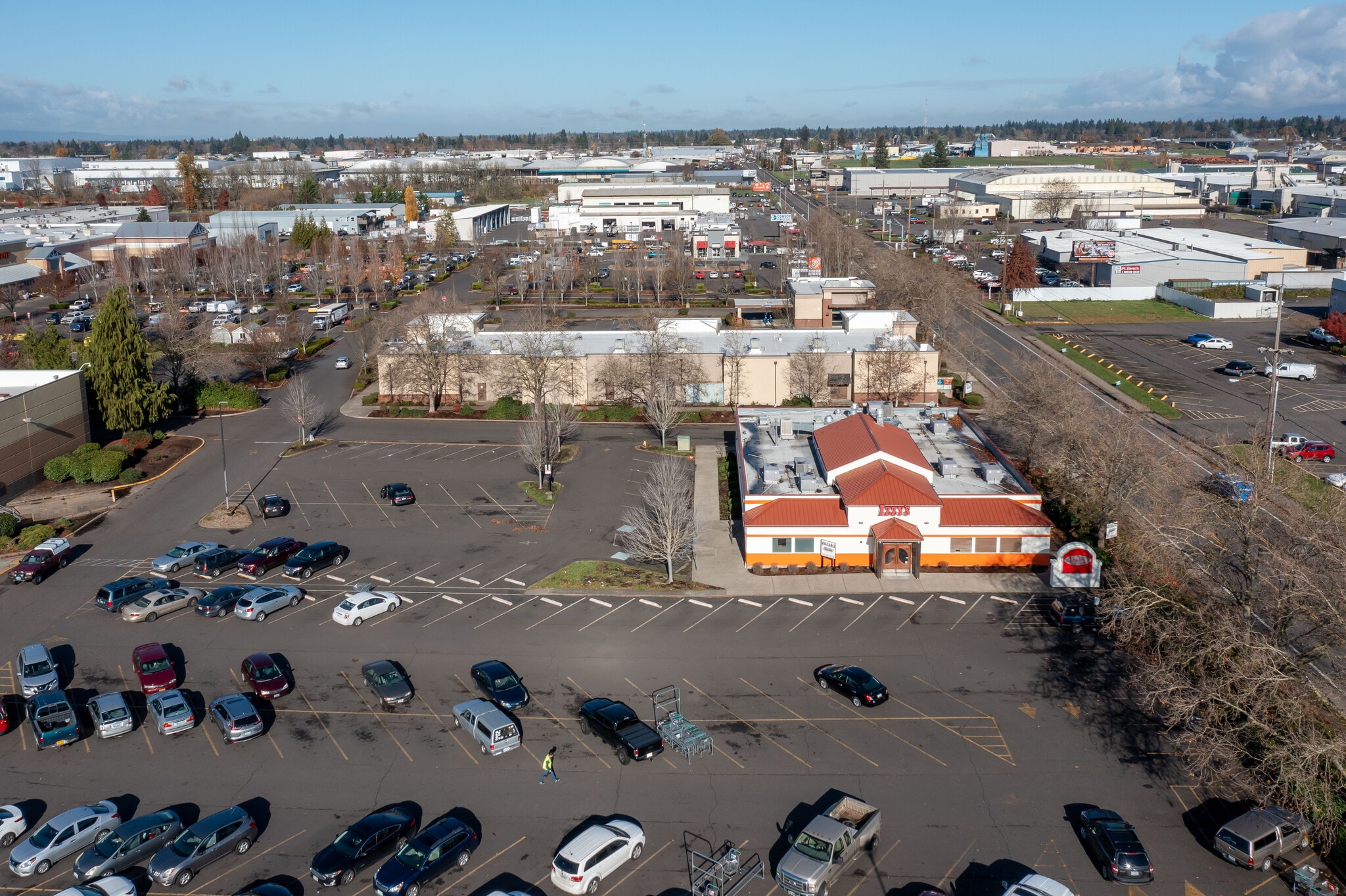 950 Seneca Rd, Eugene, OR 97402 Stand Alone Restaurant Building on Pad