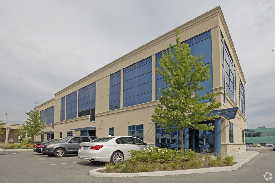 2380 Bristol Cir, Oakville, ON for sale - Building Photo - Image 2 of 4