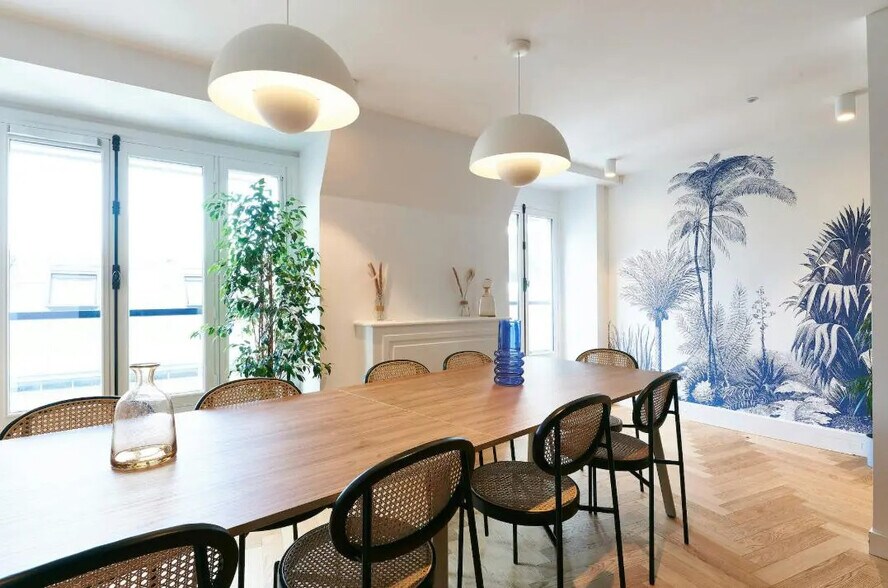 Office in Paris for lease - Building Photo - Image 3 of 12