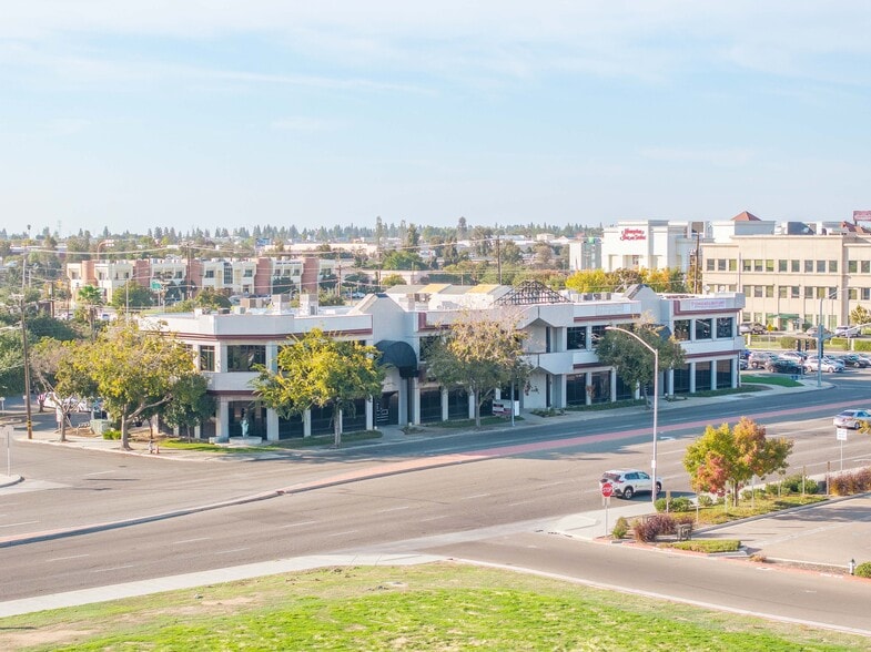 6767 N Fresno St, Fresno, CA for lease - Building Photo - Image 2 of 5