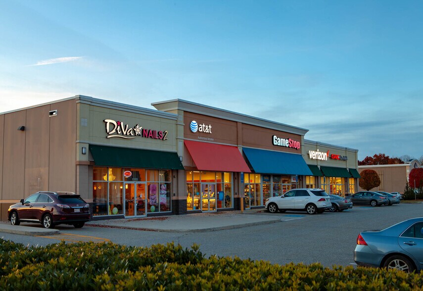 2065-2141 Killingly Commons Dr, Dayville, CT for lease - Building Photo - Image 2 of 2