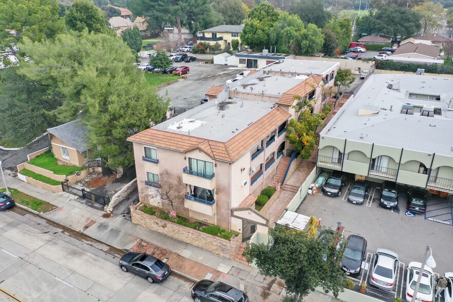 1590 N Fair Oaks Ave, Pasadena, CA for sale - Building Photo - Image 2 of 7