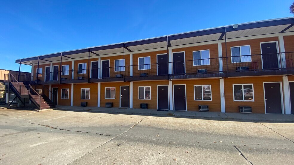 311 W University Dr, Macomb, IL for sale - Building Photo - Image 1 of 1