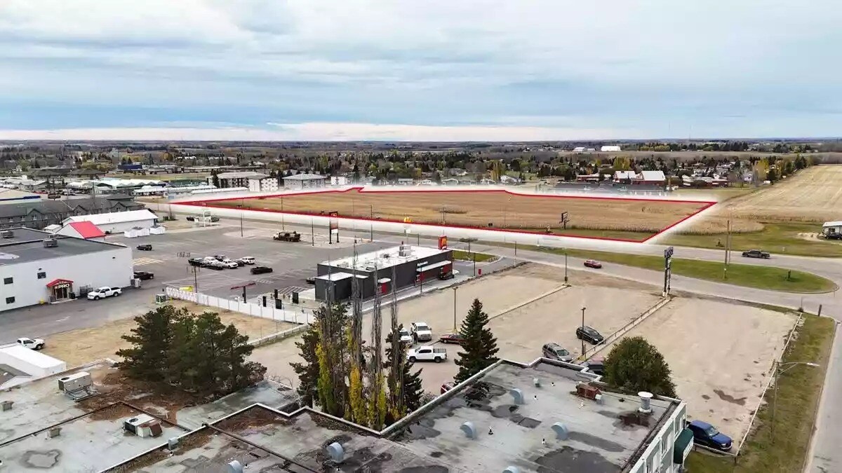 5902 49 St, Barrhead, AB for lease Building Photo- Image 1 of 2