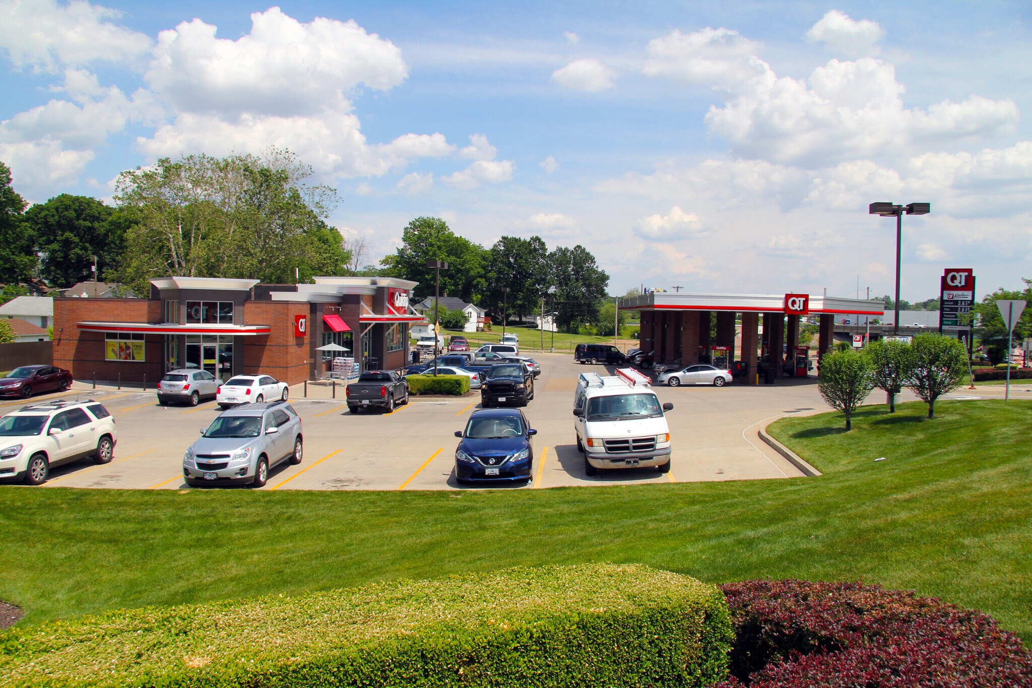 8547 Saint Charles Rock Rd, Saint Louis, MO 63114