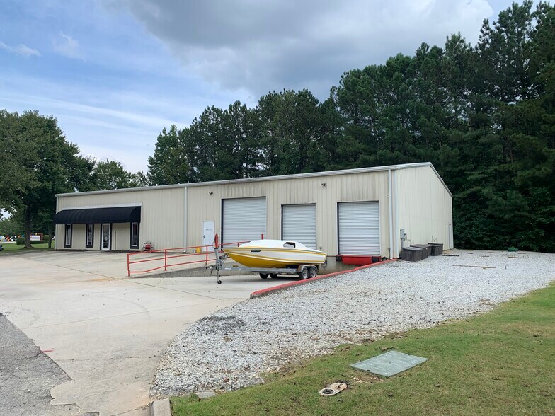 1611 Oakbrook Dr, Gainesville, GA for sale - Building Photo - Image 1 of 1