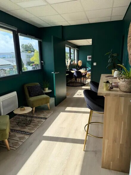 4 Rue Albert Londres, Nantes for lease - Interior Photo - Image 2 of 5