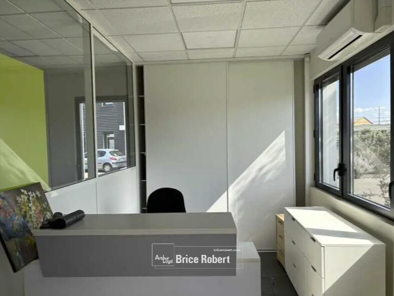 Flex in Saint-Fons for lease Interior Photo- Image 1 of 9
