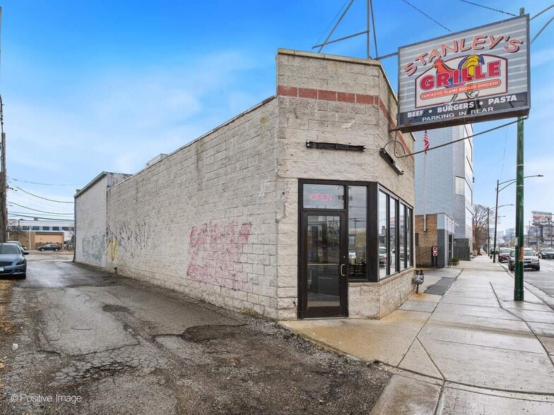1543 N Elston Ave, Chicago, IL for sale - Building Photo - Image 2 of 18