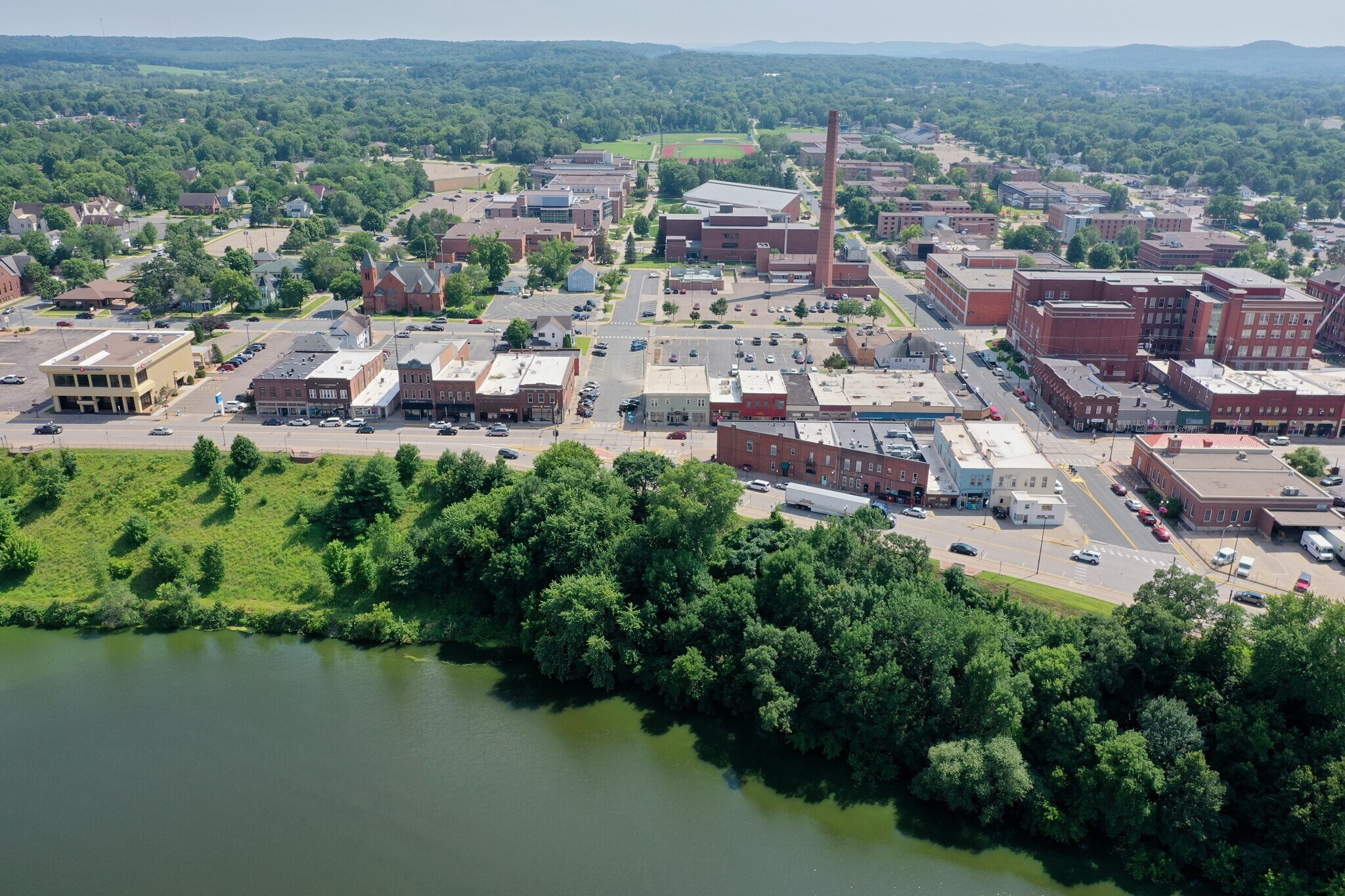 327 Main St, Menomonie, WI 54751 Retail for Sale