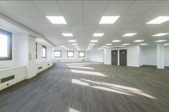 Office in La Garenne-Colombes for lease Interior Photo- Image 1 of 8