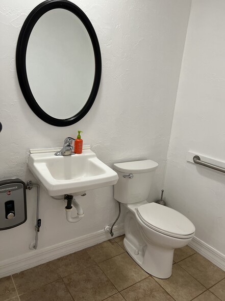 3512 del prado Blvd S, Cape Coral, FL for lease - Interior Photo - Image 2 of 12