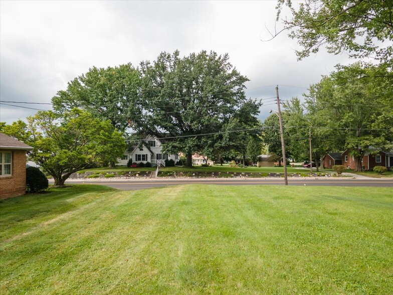 300 W Main St, Rossville, IN for sale - Building Photo - Image 3 of 12