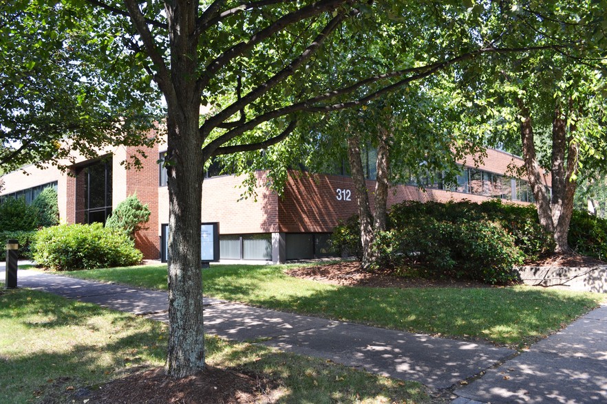 312 Farmington Ave, Farmington, CT for lease - Building Photo - Image 2 of 2