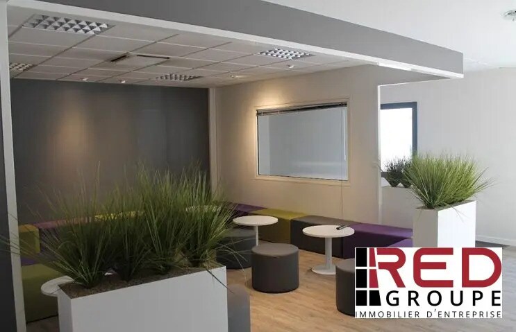 Industrial in Châteauneuf-le-Rouge for lease Building Photo- Image 1 of 6