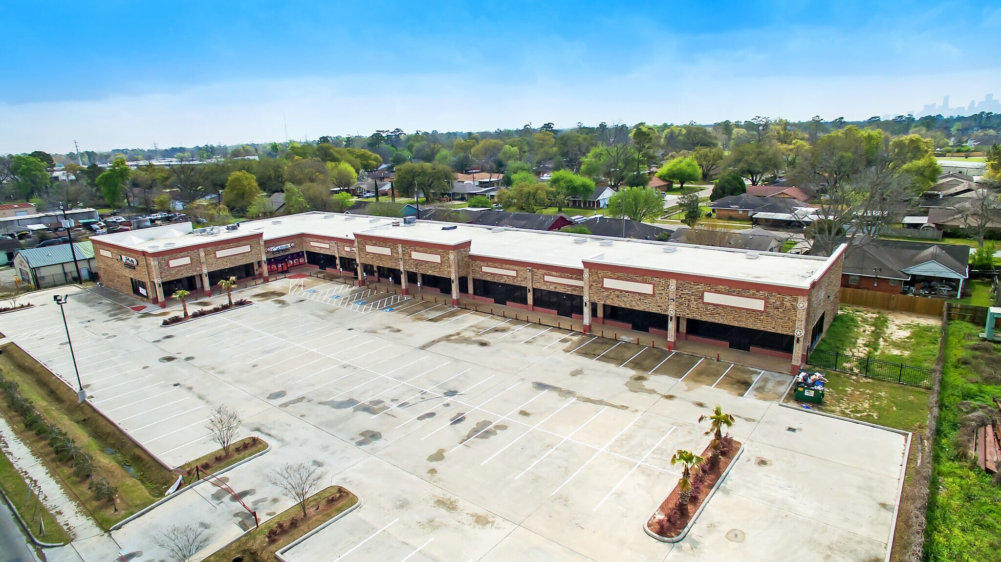 618 Tidwell Rd, Houston, TX 77022 Tidwell Plaza