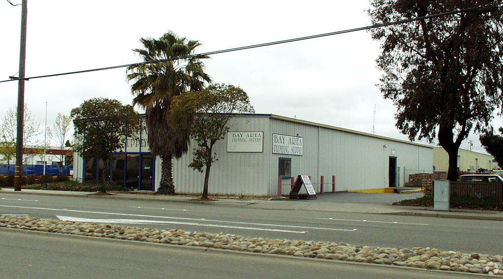 2447 Industrial Pky W, Hayward, CA for lease - Building Photo - Image 2 of 8