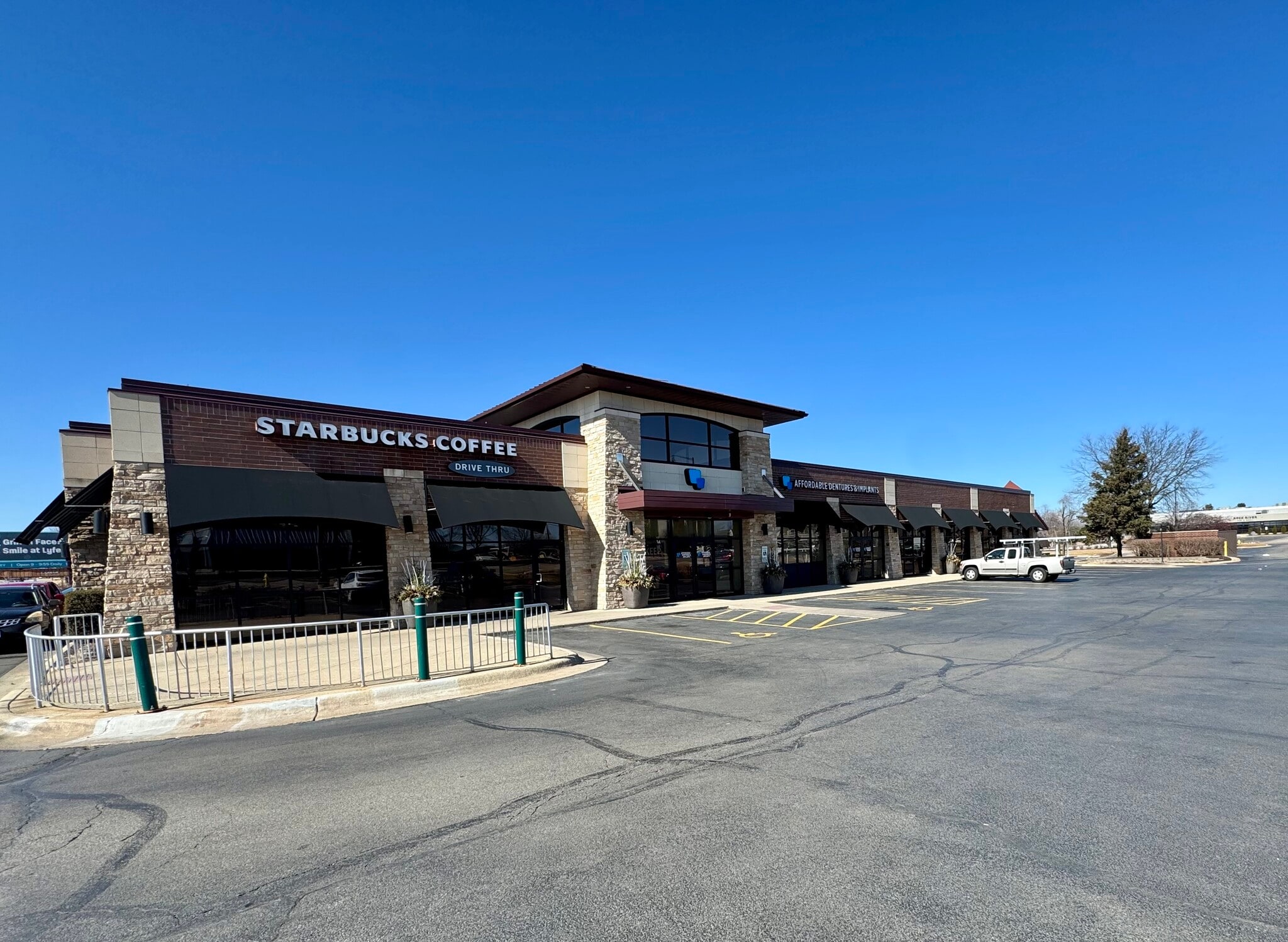 7474 E State St, Rockford, IL for lease Building Photo- Image 1 of 8