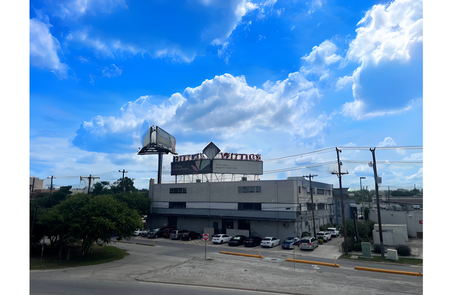 2018 Ave B, San Antonio, TX for lease - Building Photo - Image 1 of 5