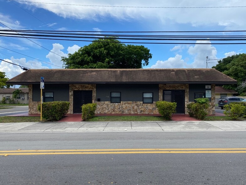 715 NW 1st St, Dania Beach, FL for sale - Building Photo - Image 3 of 9