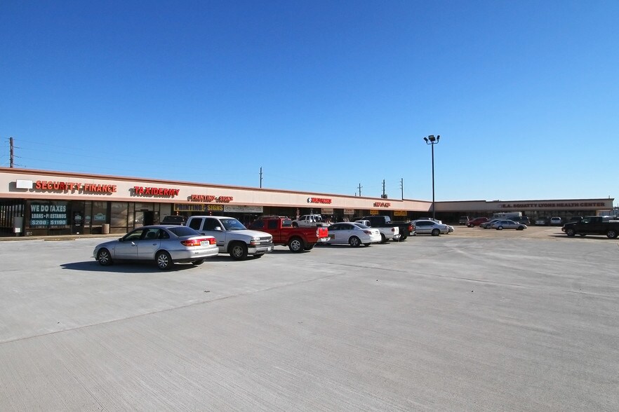 1712 First St, Humble, TX for sale - Building Photo - Image 1 of 1