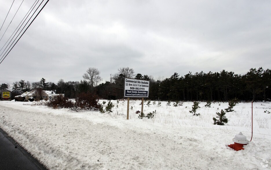 568 Gen Macarthur Blvd, Pocasset, MA 02559