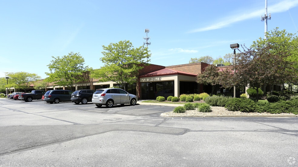9885 Rockside Rd, Valley View, OH for lease - Primary Photo - Image 1 of 7