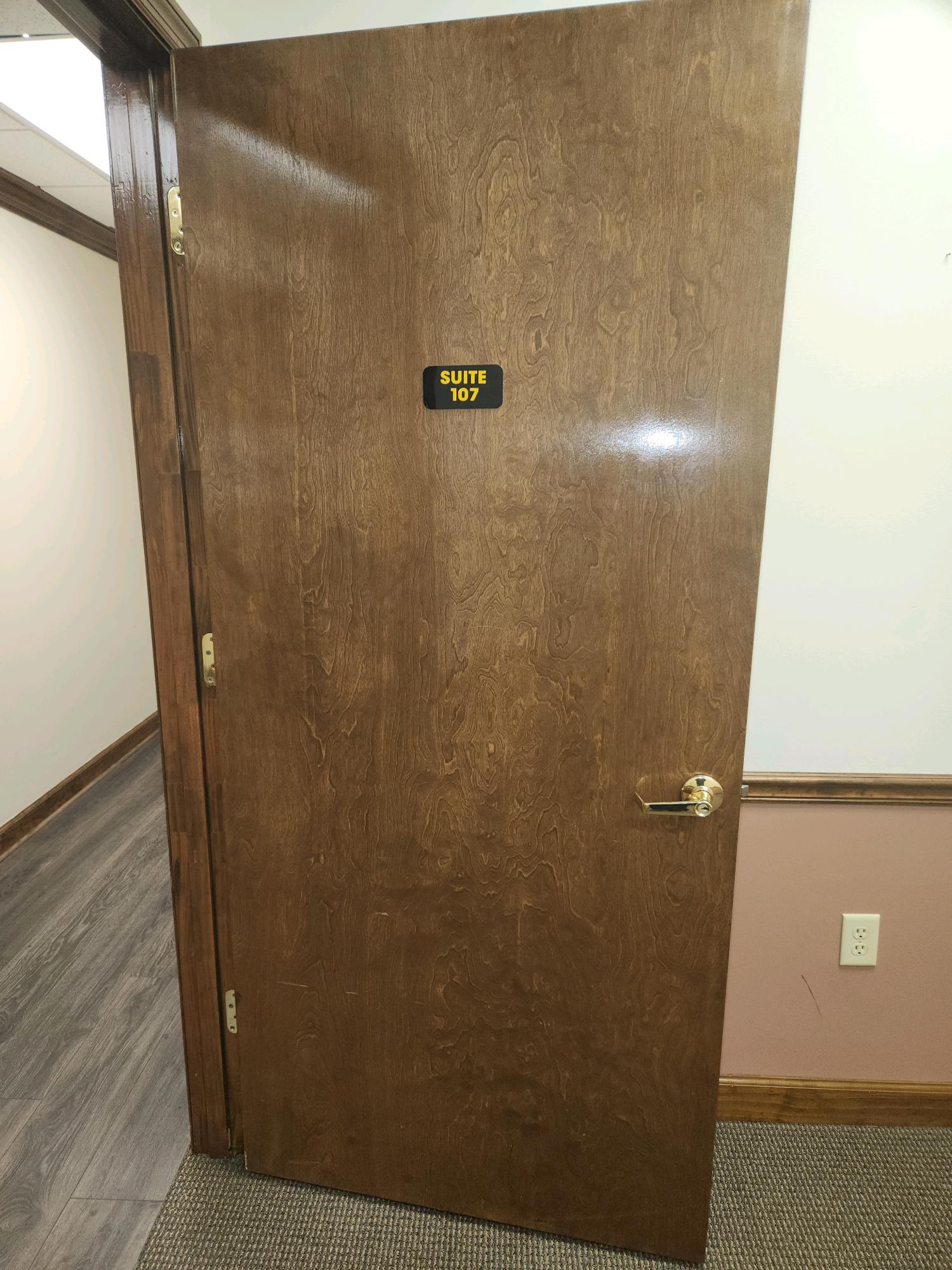 1514 Mathis Ferry Rd, Mount Pleasant, SC for lease Interior Photo- Image 1 of 9