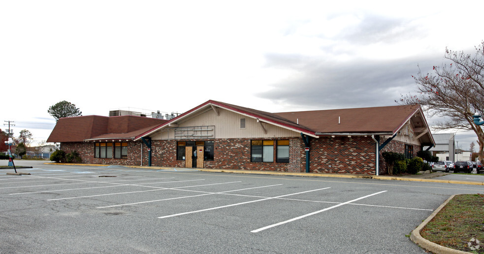 11975 Jefferson Ave, Newport News, VA for lease - Primary Photo - Image 3 of 10