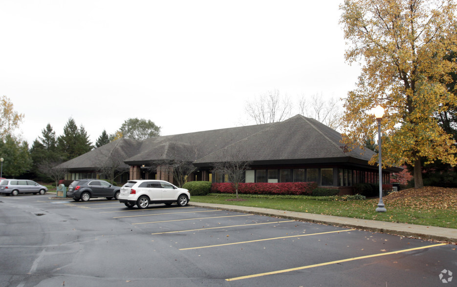 520 Park Place Cir, Mishawaka, IN for lease - Primary Photo - Image 2 of 12