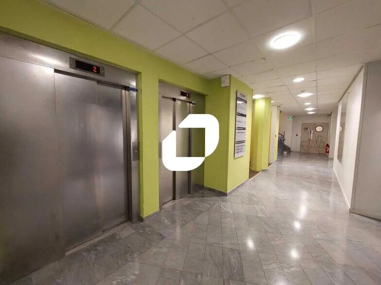 Route De L'orme Des Merisiers, Saint-Aubin for lease - Lobby - Image 2 of 9