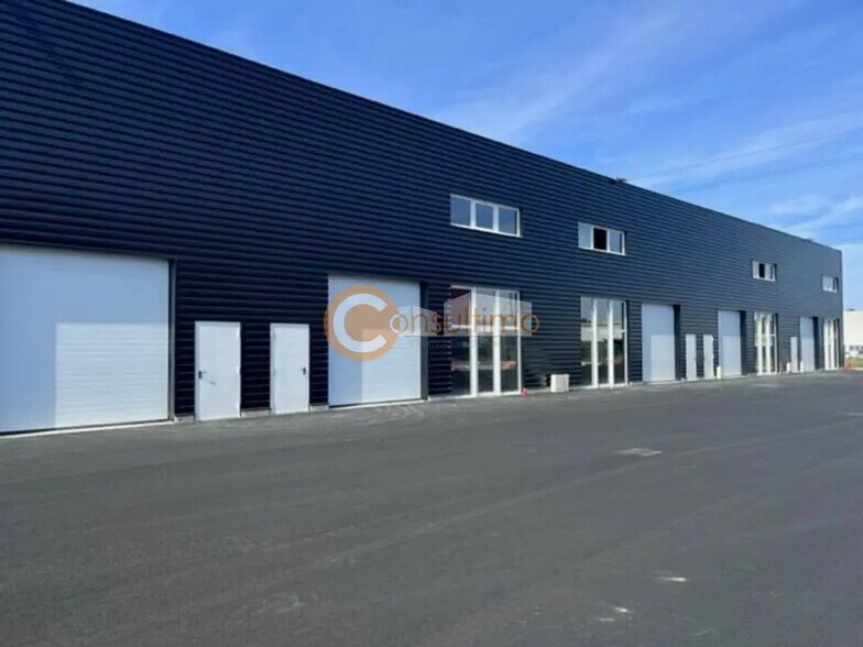 Flex in Poitiers for sale - Building Photo - Image 1 of 13