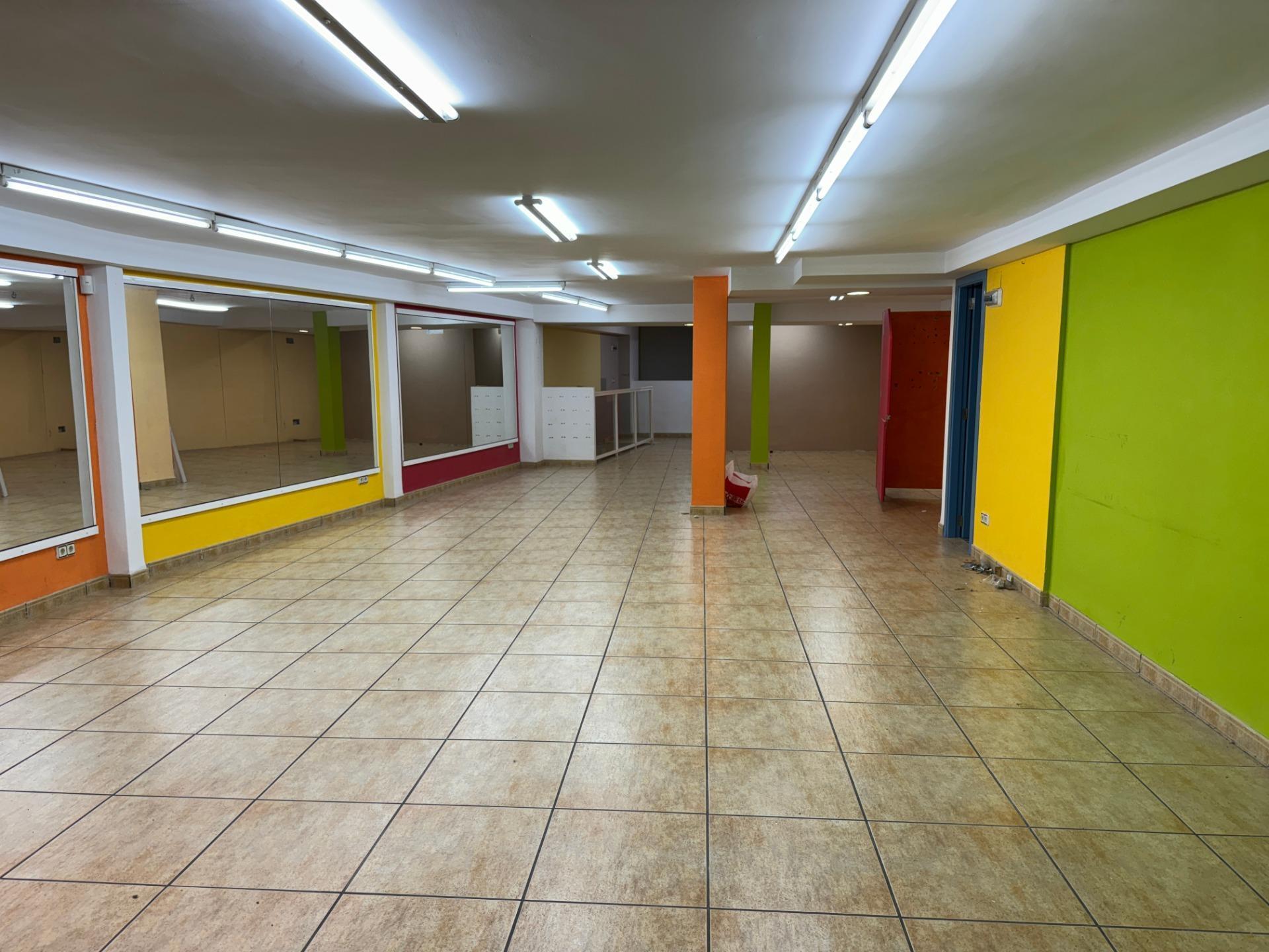 Retail in Algemesí for lease Building Photo- Image 1 of 14