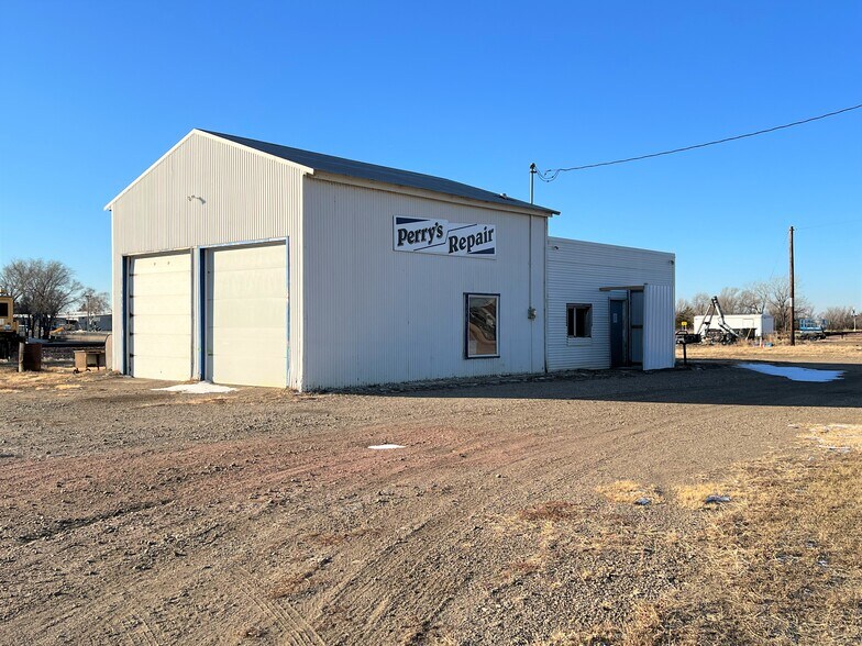 135 E Neosho St, Iroquois, SD 57353