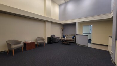 324 W Superior St, Duluth, MN for lease Interior Photo- Image 1 of 7