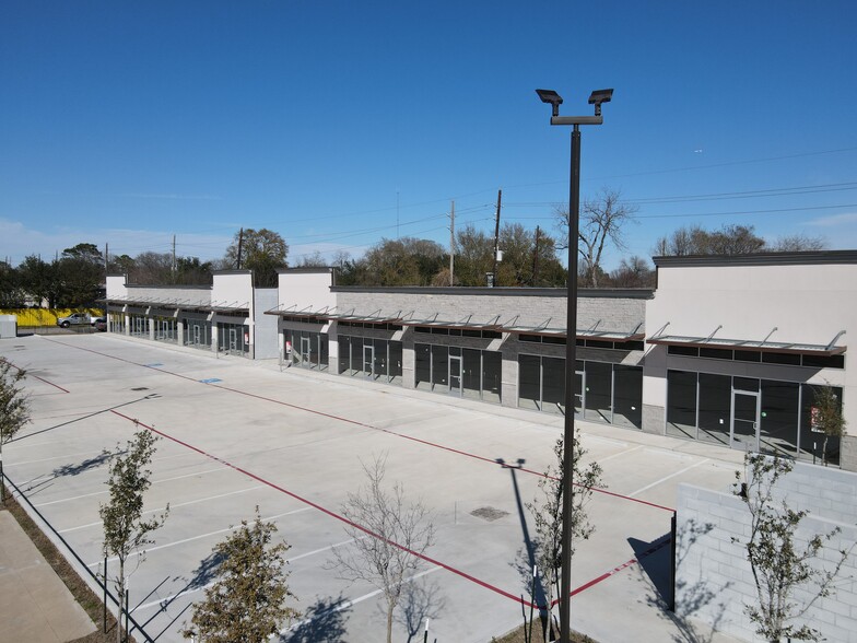 5520 Gessner Rd, Houston, TX for lease - Building Photo - Image 1 of 24