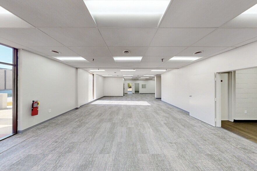 5675 Bucknell Dr SW, Atlanta, GA for lease - Building Photo - Image 3 of 17