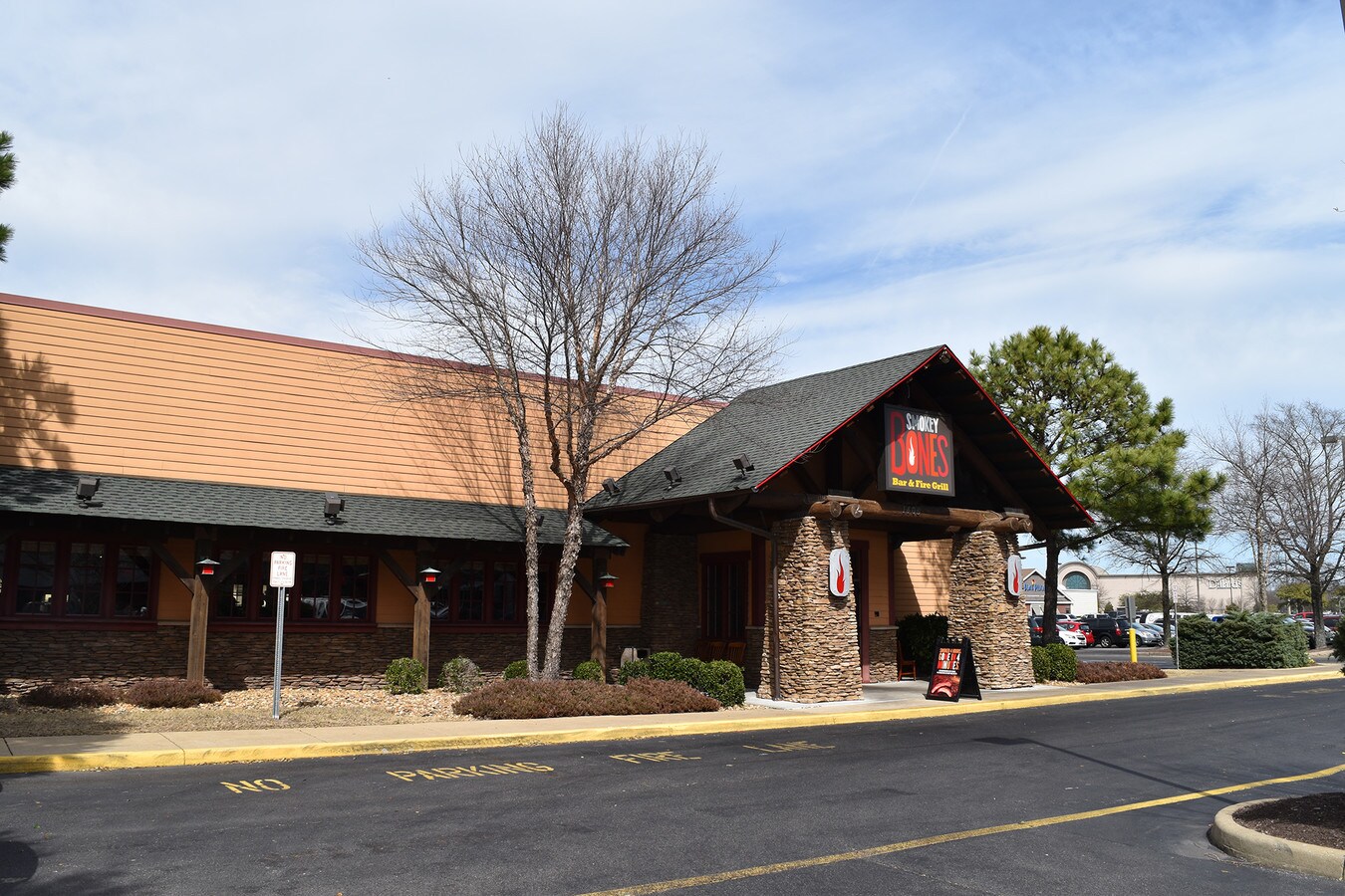 1405 Greenbrier Pky, Chesapeake, VA 23320