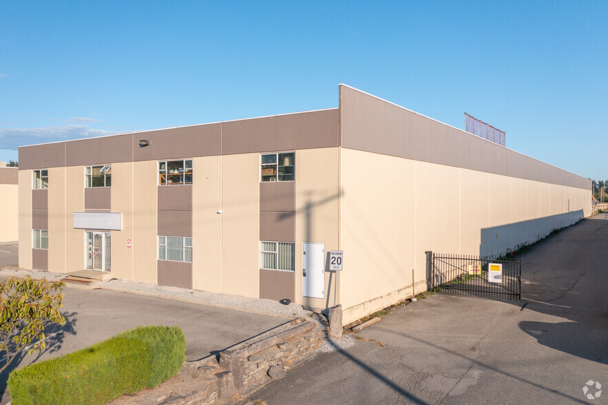 5830 Byrne Rd, Burnaby, BC for lease - Primary Photo - Image 1 of 4