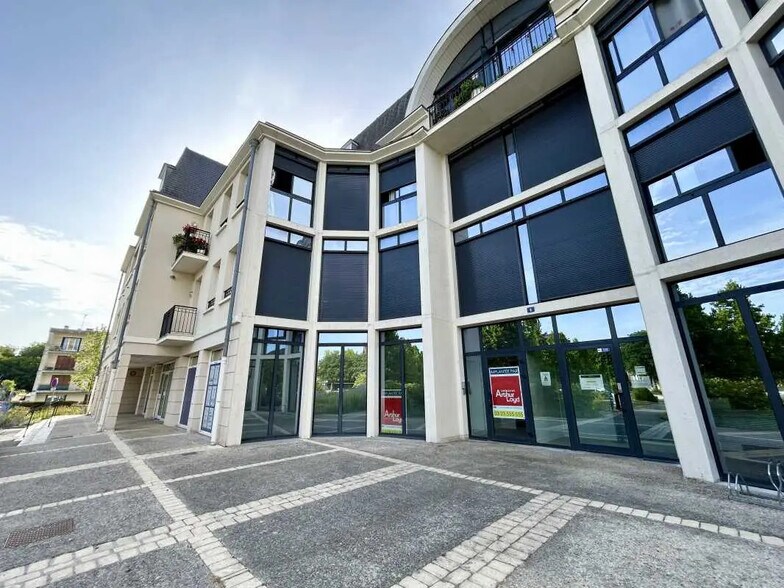 Office in Soissons for lease - Building Photo - Image 1 of 7