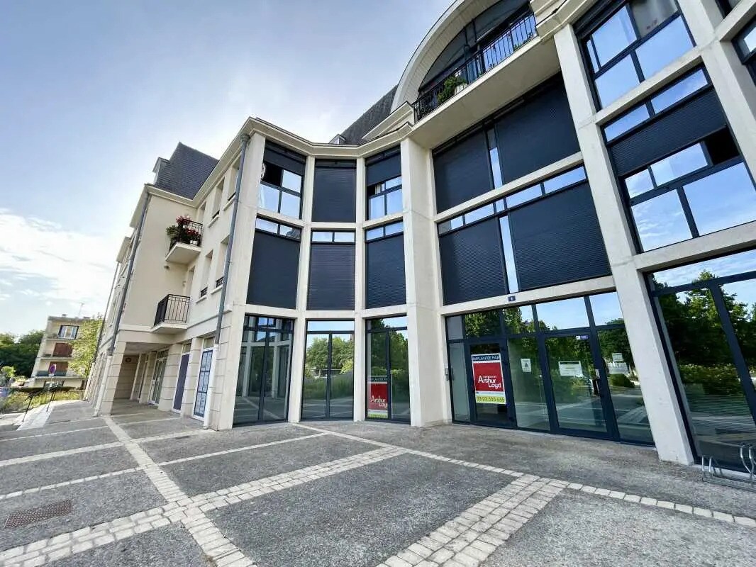 Office in Soissons for lease Building Photo- Image 1 of 8