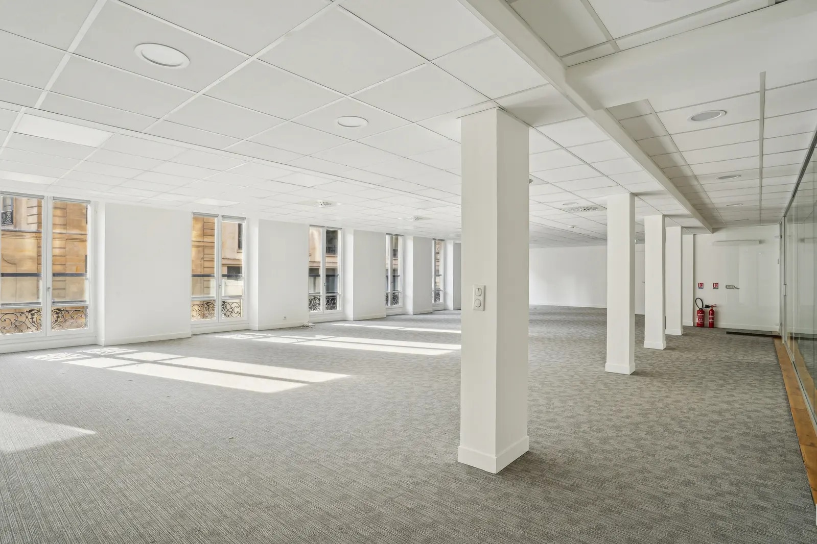 22 Rue Des Capucines, Paris for lease Interior Photo- Image 1 of 8