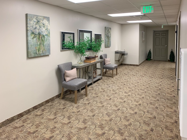 1407 N 2000 W, Clinton, UT for lease - Lobby - Image 3 of 7