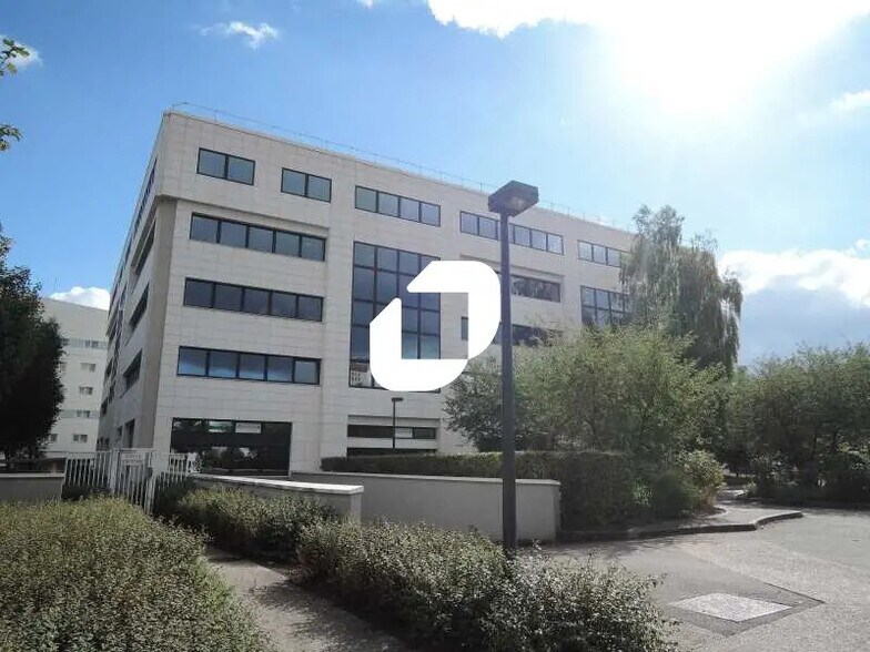 3-5 Rue Du Pont Des Halles, Rungis for sale - Building Photo - Image 1 of 10