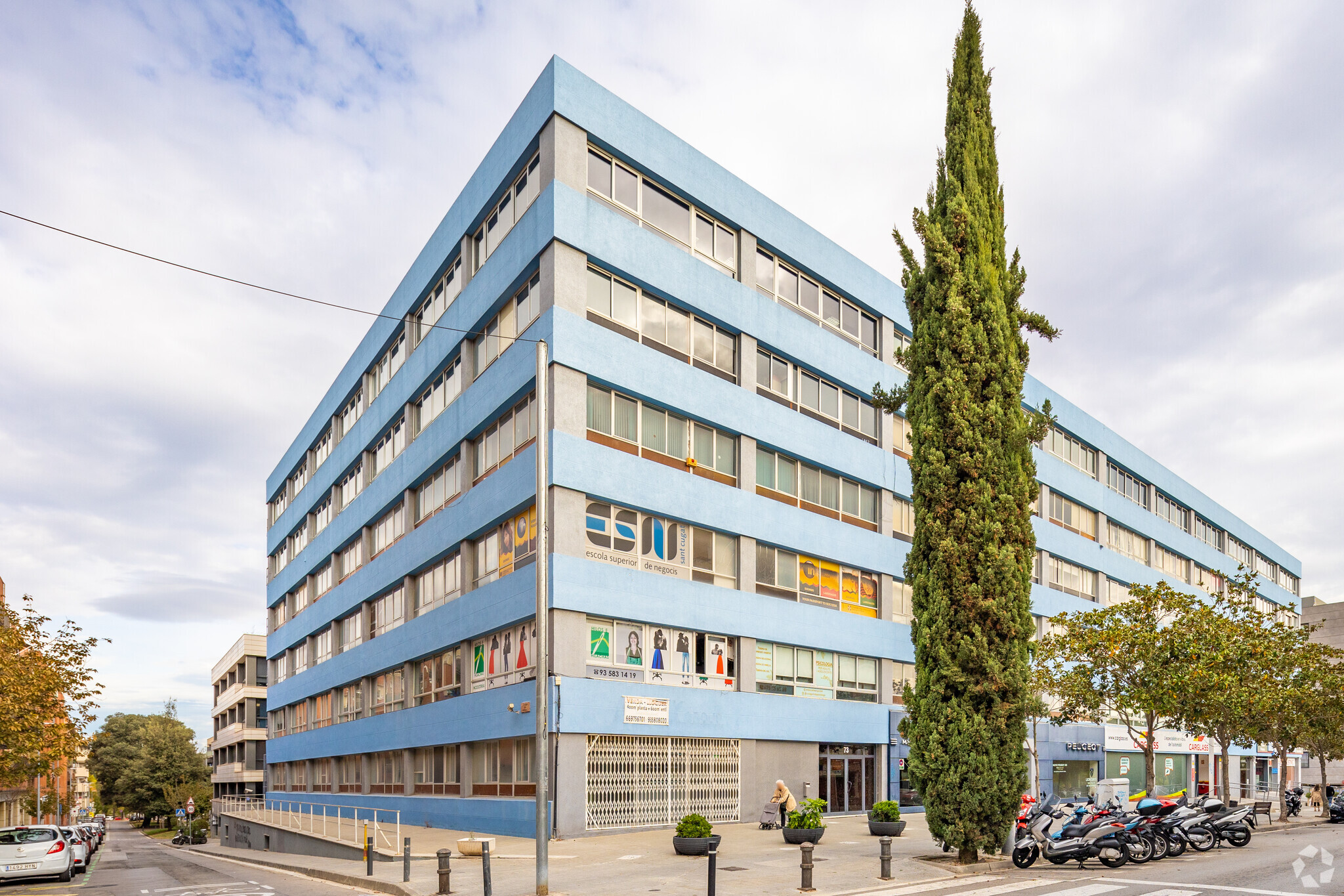 Office in Sant Cugat Del Vallès, Barcelona for sale Primary Photo- Image 1 of 5