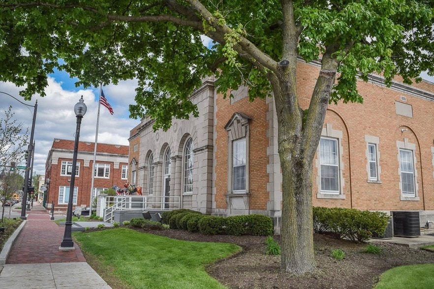 106 W Wilson St, Batavia, IL for lease - Building Photo - Image 2 of 27