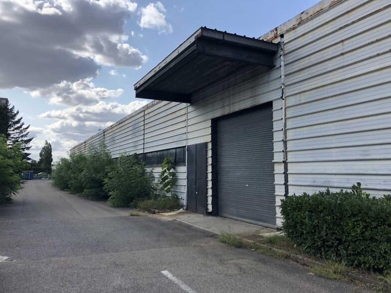 6 Rue Yves Toudic, Vénissieux for lease - Building Photo - Image 2 of 10