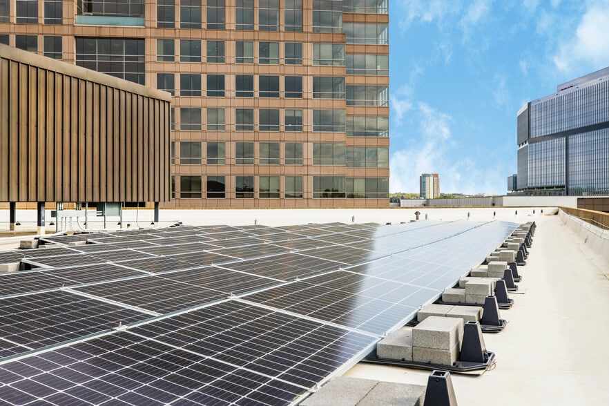 5901 Peachtree Dunwoody Rd NE, Atlanta, GA for lease - Building Photo - Image 3 of 20