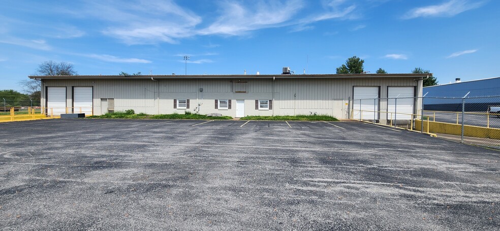 1011 Veterans Memorial Ln, Bowling Green, KY for lease - Building Photo - Image 3 of 17